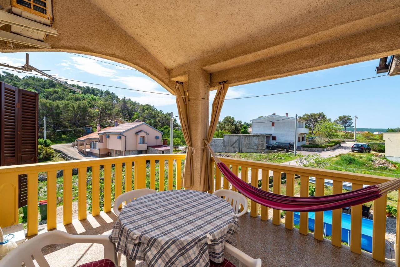 Apartment Sea And Mountain With Pool Novigrad  Room photo