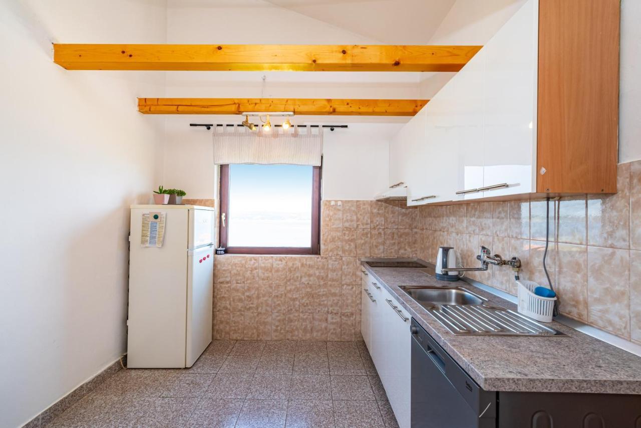 Apartment Sea And Mountain With Pool Novigrad  Room photo