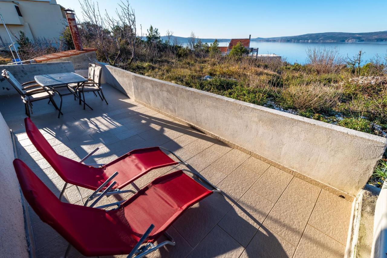 Apartment Sea And Mountain With Pool Novigrad  Exterior photo